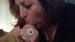 Coroa cigana mamando bastante